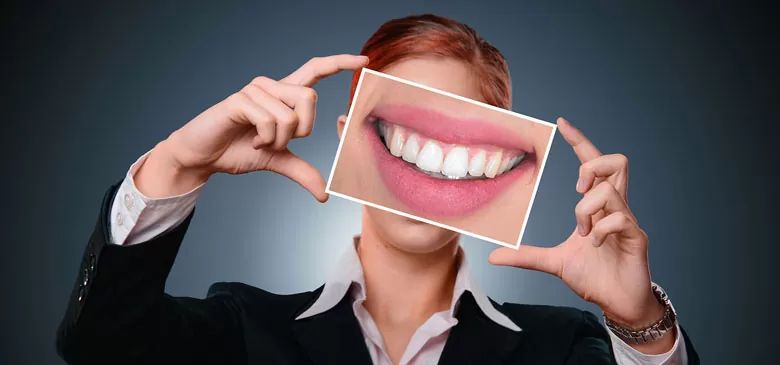 You are currently viewing How does teeth whitening cause sensitivity and how to deal with it?